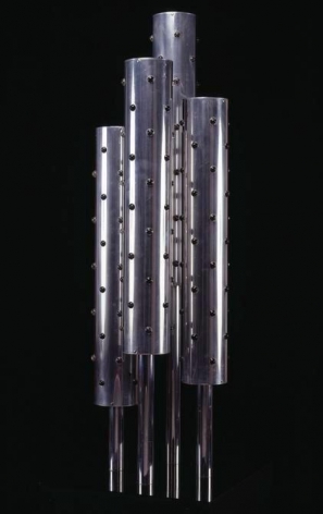 Gregorio Vardanega, Sans Titre, 1969. Aluminum, metal, and motor, 54.75 in. x 15 in. x 39.3 in.